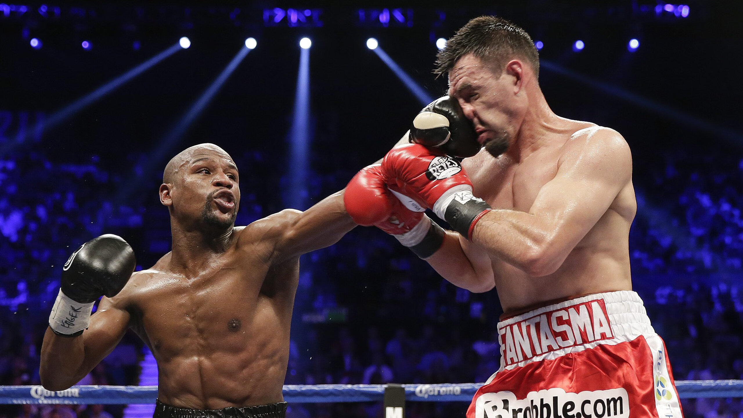 詹姆斯在湖人比赛中爆冷，战术调整引发热议！